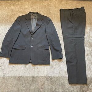 Kenneth Cole Reaction Men’s Charcoal Gray 100% Wool Suit 40S | 33x32